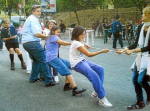 Un educatore è un adulto vicino ai ragazzi